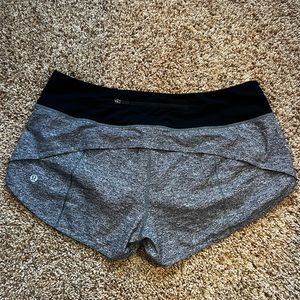 Lululemon Speed-Up Midrise Shorts 2.5”